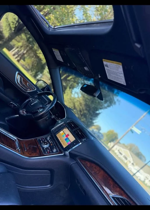 2018 Lincoln Continental 10th Gen - Image 9 of 19