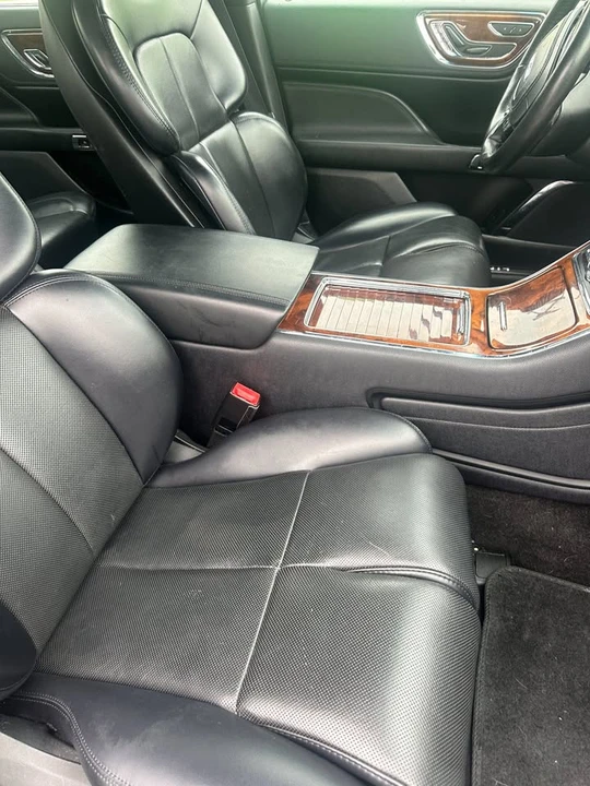 2018 Lincoln Continental 10th Gen - Image 12 of 18