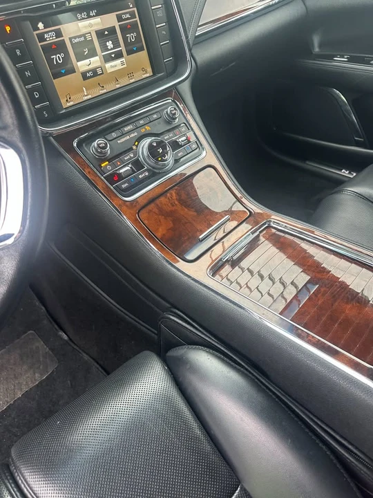 2018 Lincoln Continental 10th Gen - Image 10 of 18
