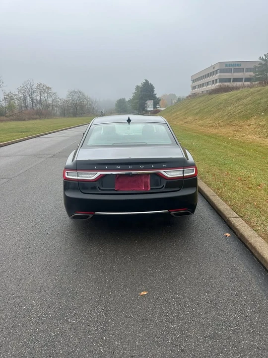 2018 Lincoln Continental 10th Gen - Image 9 of 18