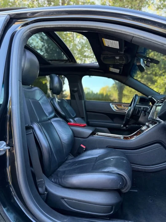 2018 Lincoln Continental 10th Gen - Image 7 of 20