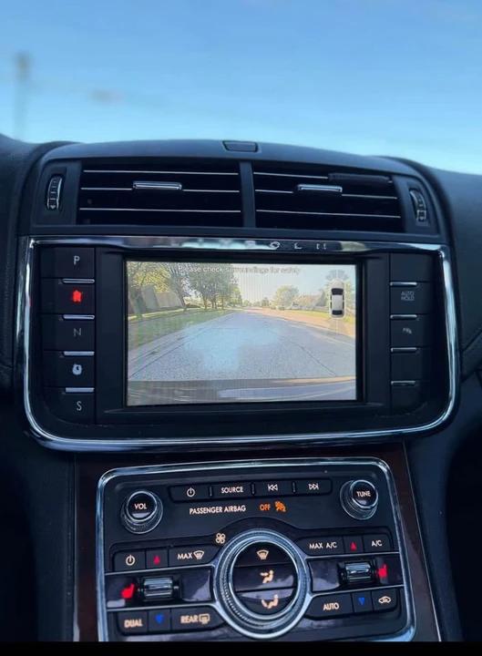 2018 Lincoln Continental 10th Gen - Image 16 of 20