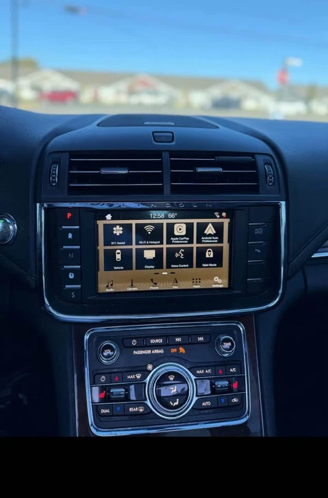 2018 Lincoln Continental 10th Gen - Image 17 of 20