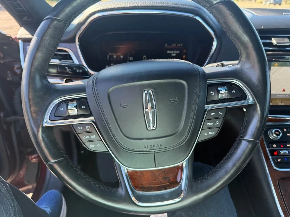 2018 Lincoln Continental 10th Gen - Image 10 of 15