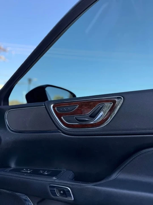 2018 Lincoln Continental 10th Gen - Image 8 of 20