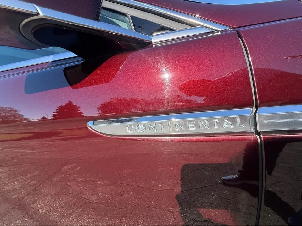 2018 Lincoln Continental 10th Gen - Image 15 of 15