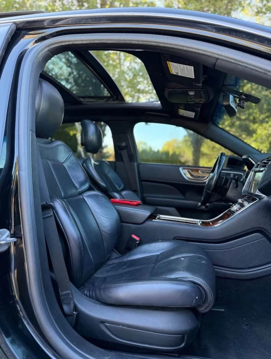 2018 Lincoln Continental 10th Gen - Image 7 of 20