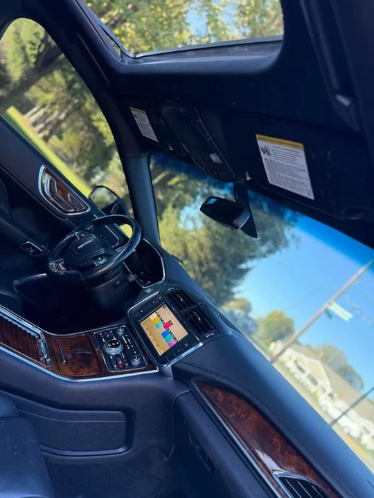 2018 Lincoln Continental 10th Gen - Image 9 of 20