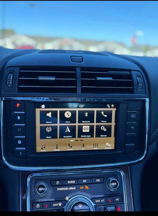 2018 Lincoln Continental 10th Gen - Image 18 of 20