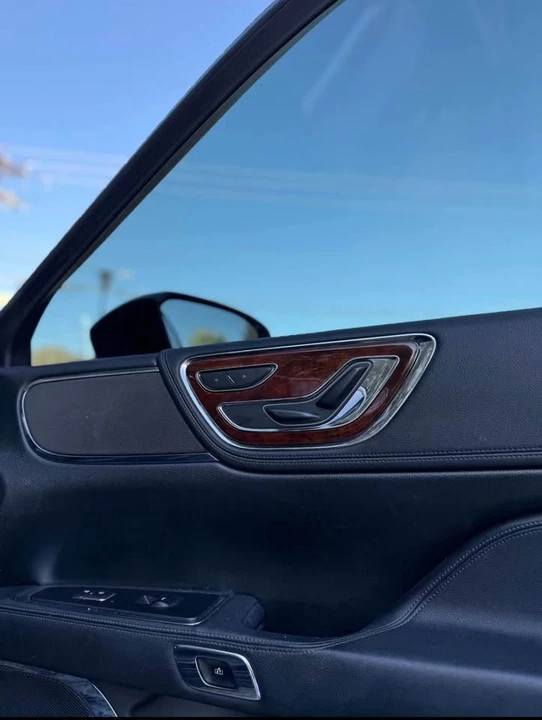 2018 Lincoln Continental 10th Gen - Image 8 of 20