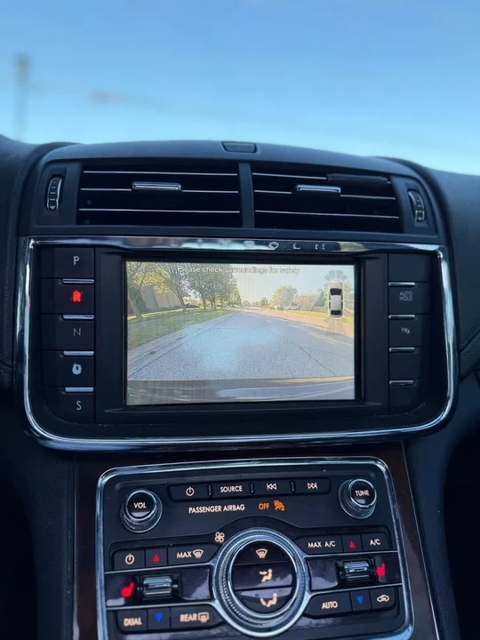 2018 Lincoln Continental 10th Gen - Image 16 of 20