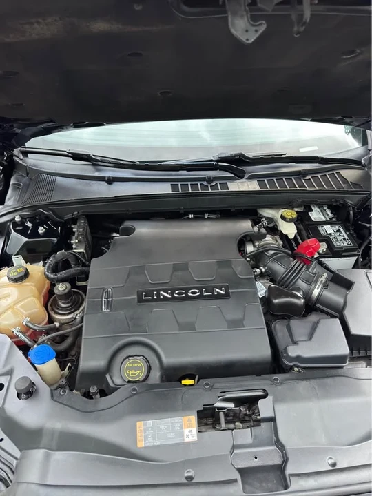 2018 Lincoln Continental 10th Gen - Image 8 of 12