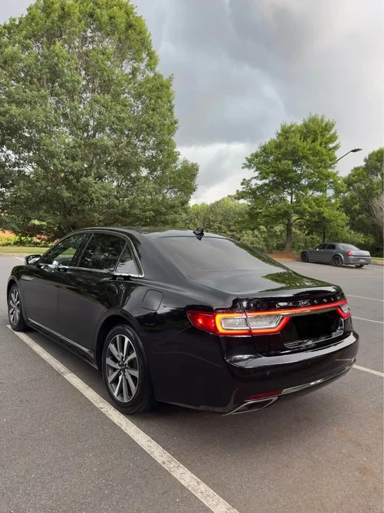 2018 Lincoln Continental 10th Gen - Image 3 of 12