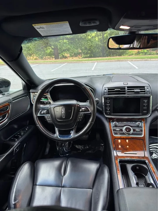 2018 Lincoln Continental 10th Gen - Image 11 of 12
