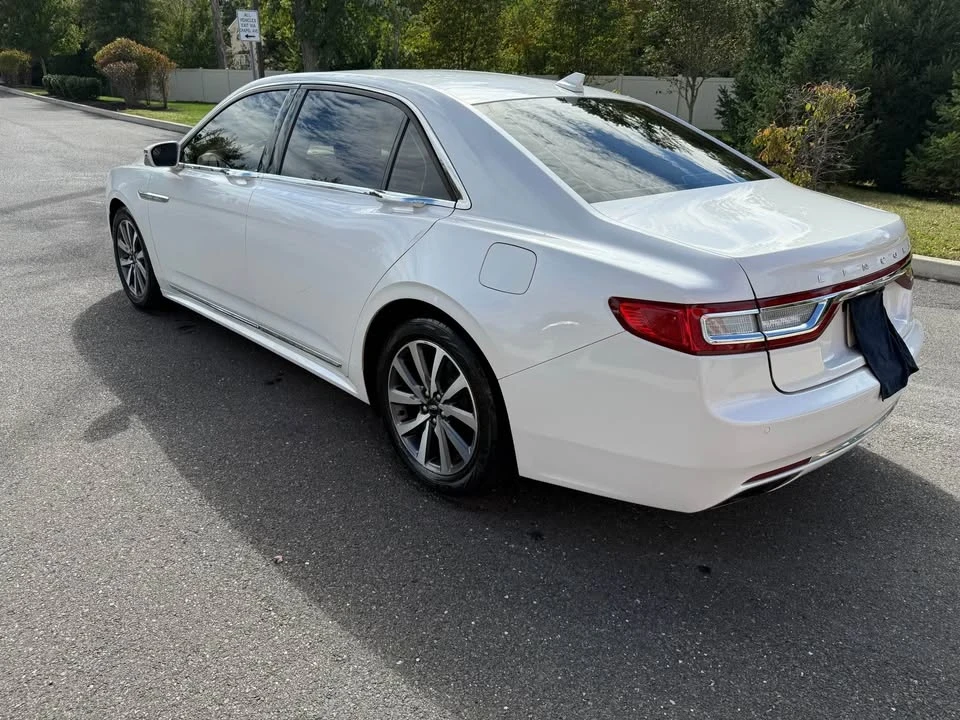 2018 Lincoln Continental 10th Gen - Image 3 of 13