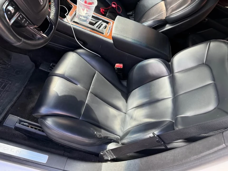 2018 Lincoln Continental 10th Gen - Image 8 of 13
