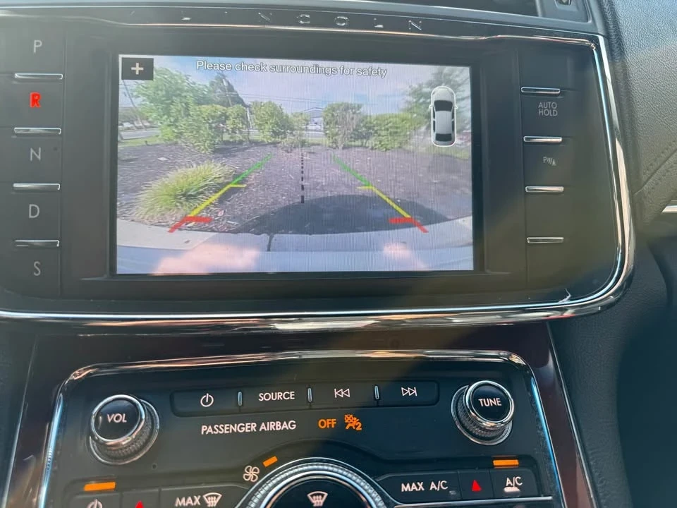2018 Lincoln Continental 10th Gen - Image 13 of 13