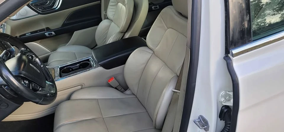 2018 Lincoln Continental 10th Gen - Image 4 of 11