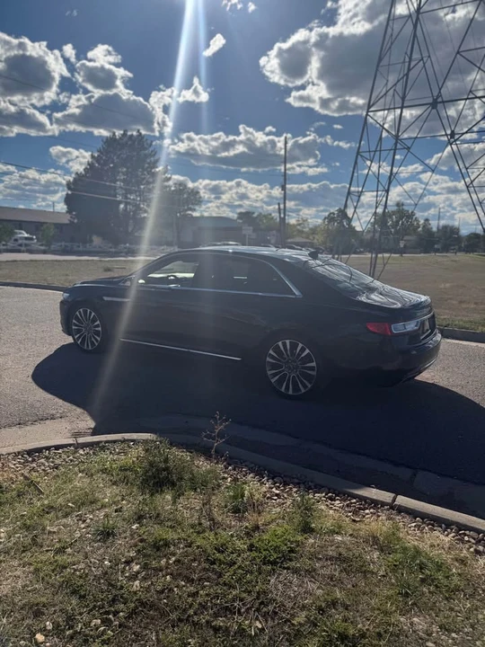 2018 Lincoln Continental 10th Gen - Image 4 of 9