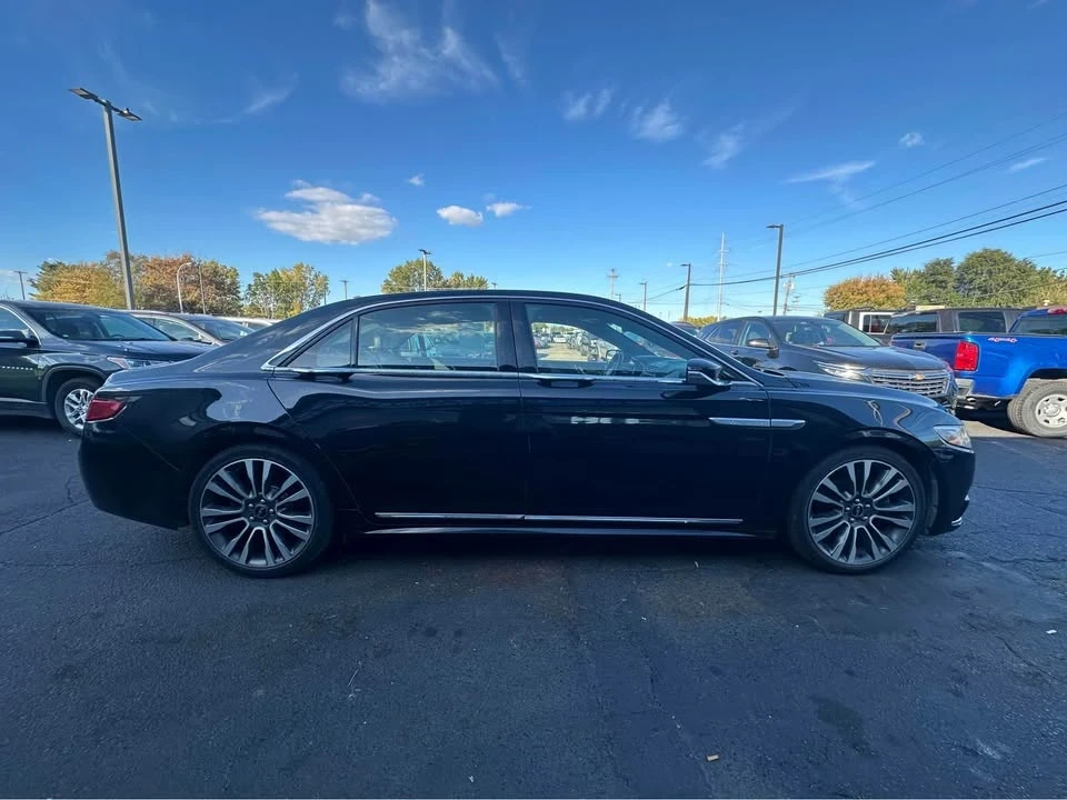 2018 Lincoln Continental 10th Gen - Image 2 of 10