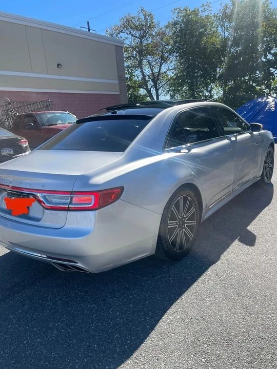 2018 Lincoln Continental 10th Gen - Image 8 of 17