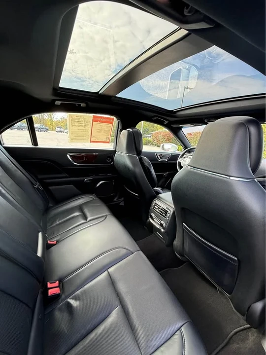 2018 Lincoln Continental 10th Gen - Image 2 of 9