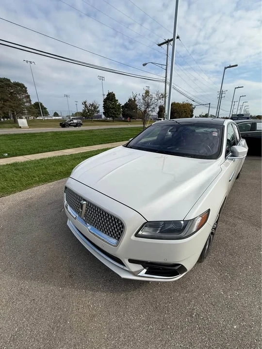 2018 Lincoln Continental 10th Gen - Image 5 of 9