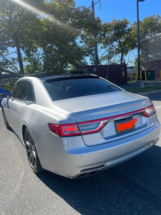 2018 Lincoln Continental 10th Gen - Image 11 of 17