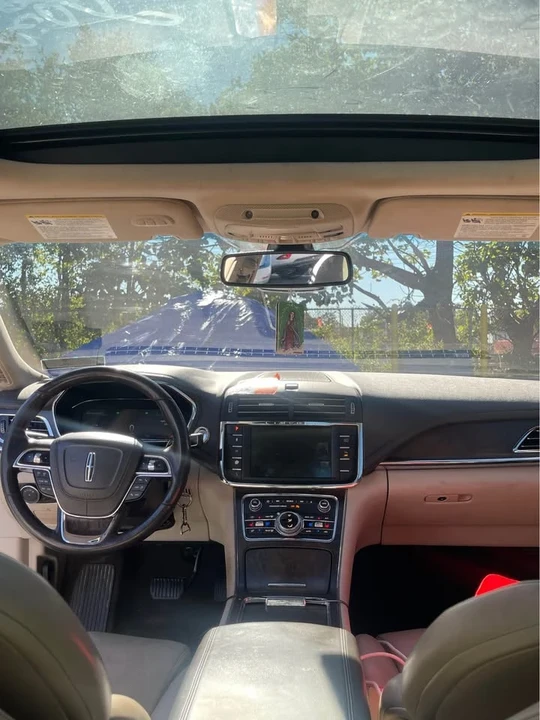 2018 Lincoln Continental 10th Gen - Image 12 of 17