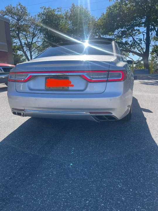 2018 Lincoln Continental 10th Gen - Image 9 of 17