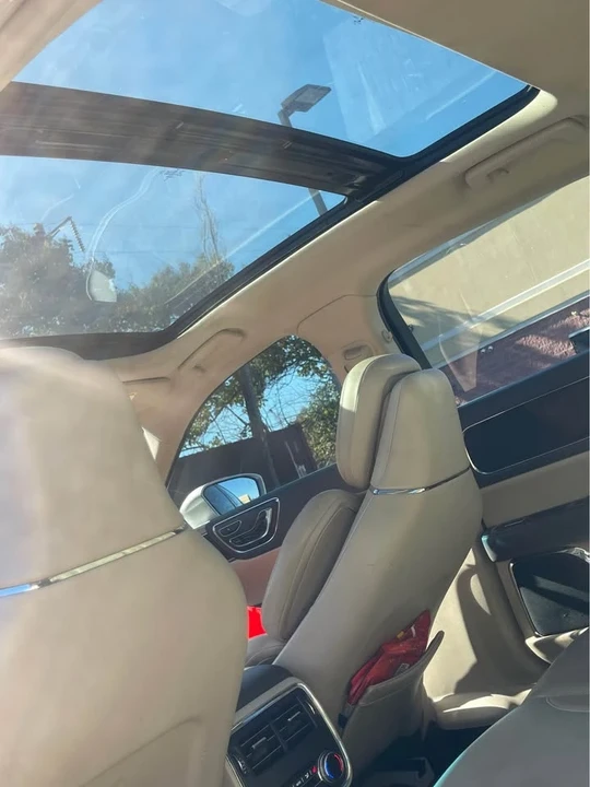 2018 Lincoln Continental 10th Gen - Image 15 of 17