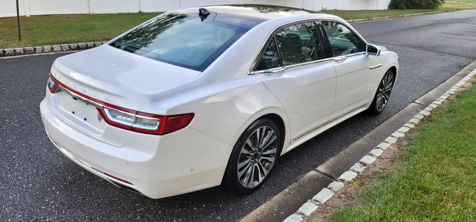 2018 Lincoln Continental 10th Gen - Image 3 of 11