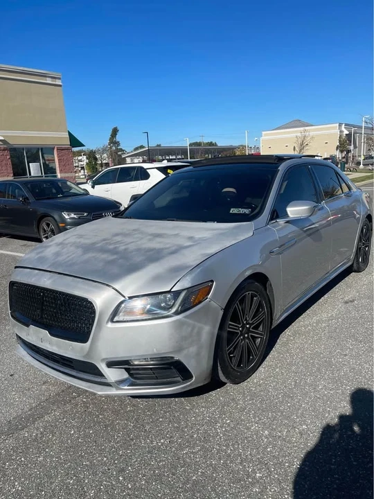 2018 Lincoln Continental 10th Gen - Image 2 of 17