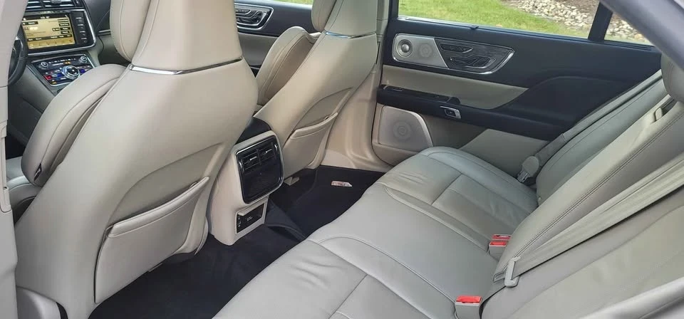 2018 Lincoln Continental 10th Gen - Image 6 of 11