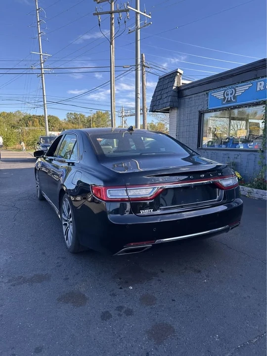 2018 Lincoln Continental 10th Gen - Image 5 of 10