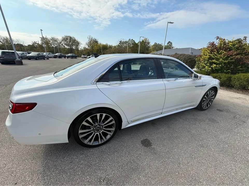 2018 Lincoln Continental 10th Gen - Image 6 of 9
