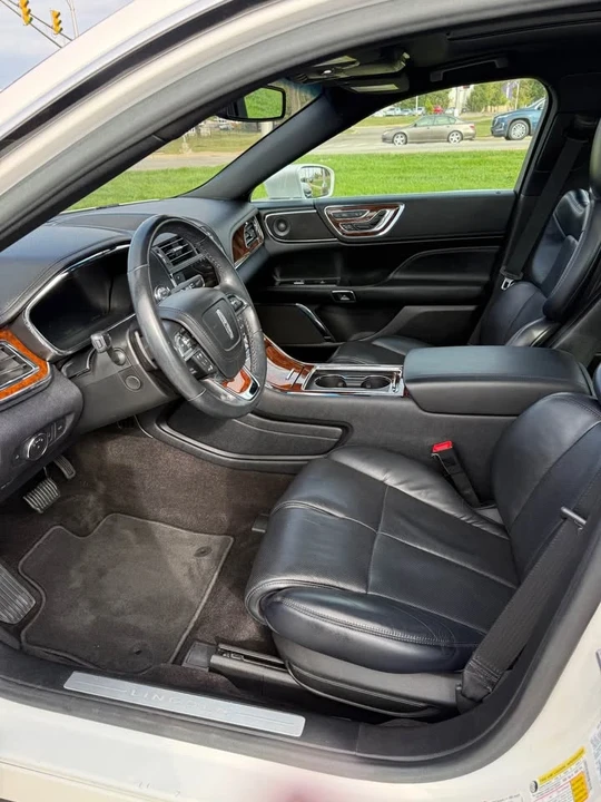 2018 Lincoln Continental 10th Gen - Image 3 of 9