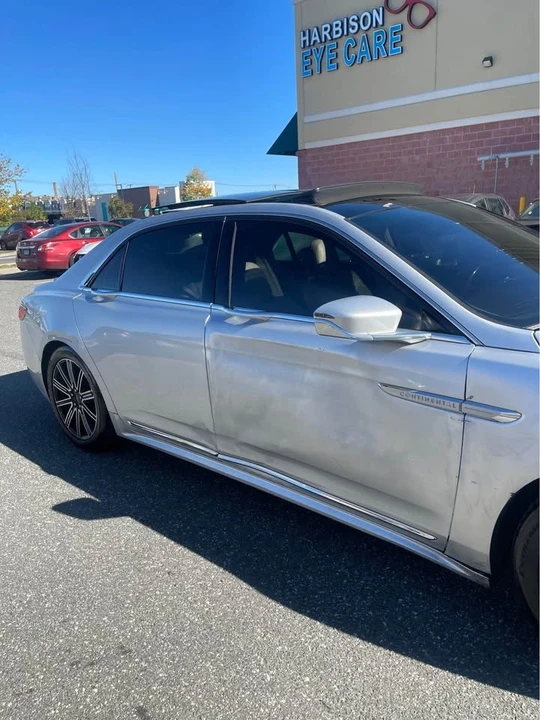 2018 Lincoln Continental 10th Gen - Image 7 of 17