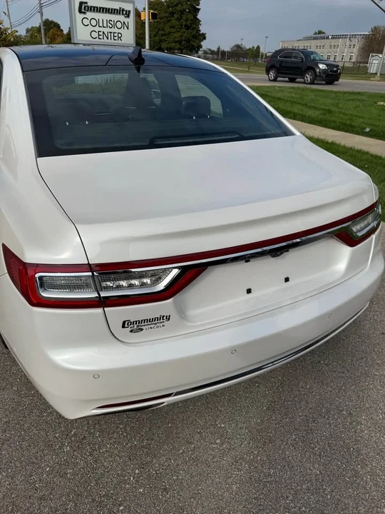 2018 Lincoln Continental 10th Gen - Image 7 of 9