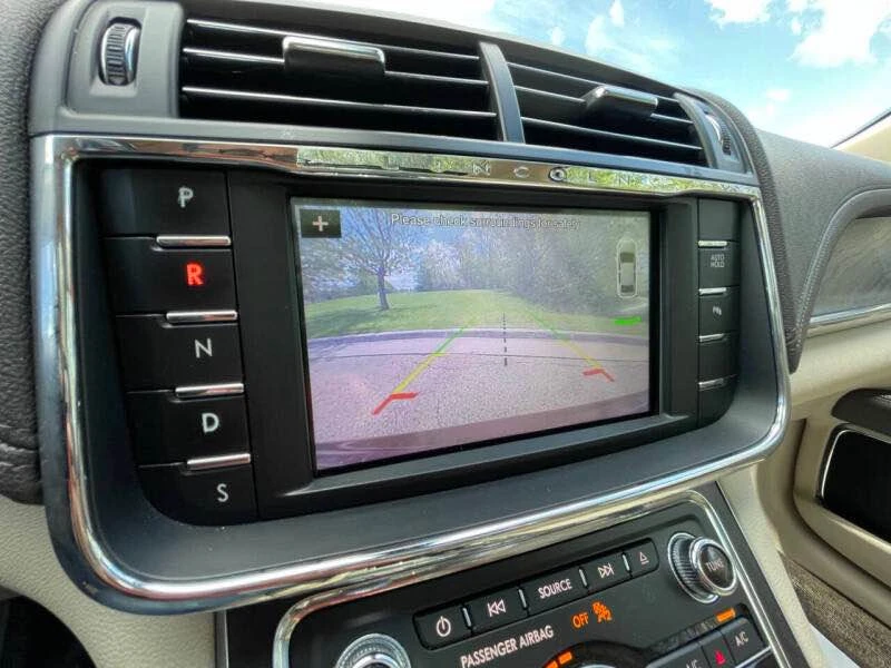 2018 Lincoln Continental 10th Gen - Image 17 of 18