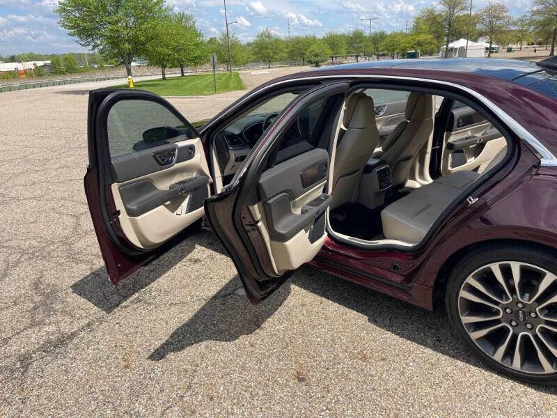 2018 Lincoln Continental 10th Gen - Image 9 of 18