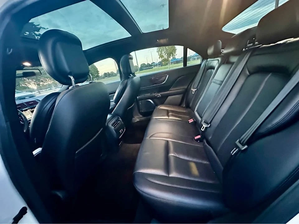 2018 Lincoln Continental 10th Gen - Image 10 of 17