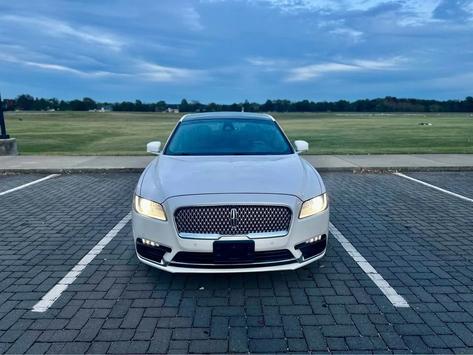 2018 Lincoln Continental 10th Gen - Image 2 of 17