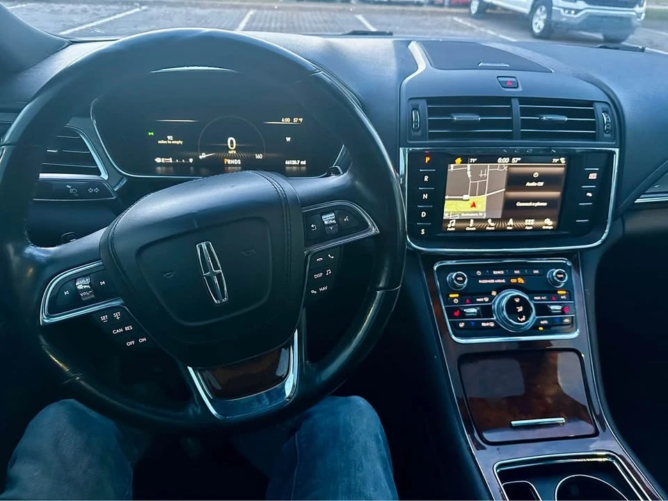2018 Lincoln Continental 10th Gen - Image 15 of 17
