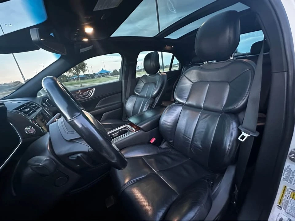 2018 Lincoln Continental 10th Gen - Image 9 of 17