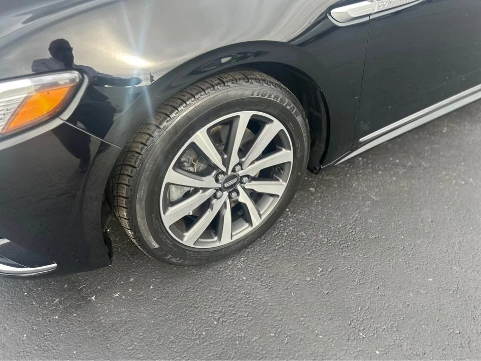 2018 Lincoln Continental 10th Gen - Image 5 of 19