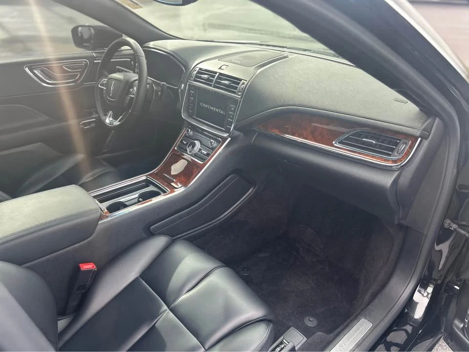 2018 Lincoln Continental 10th Gen - Image 8 of 19