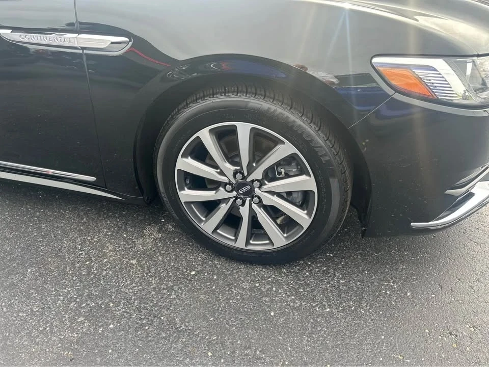 2018 Lincoln Continental 10th Gen - Image 6 of 19