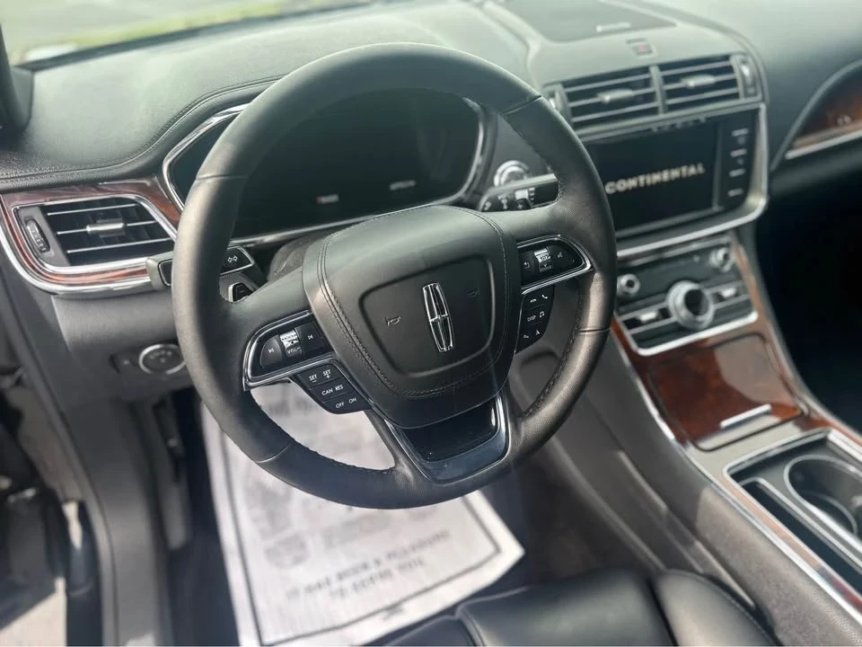 2018 Lincoln Continental 10th Gen - Image 16 of 19