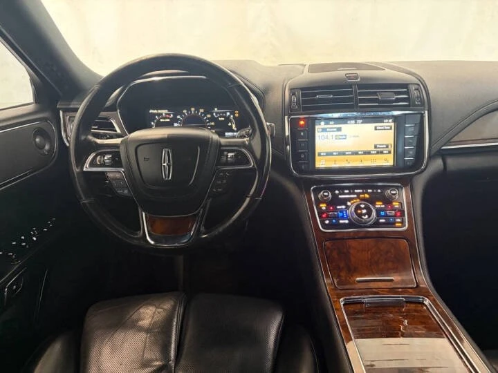 2018 Lincoln Continental 10th Gen - Image 9 of 18